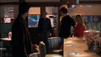 ROSWELL_-_E1X18_TESS_LIES_AND_VIDEOTAPE_424.jpg