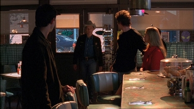 ROSWELL_-_E1X18_TESS_LIES_AND_VIDEOTAPE_425.jpg