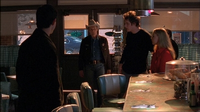 ROSWELL_-_E1X18_TESS_LIES_AND_VIDEOTAPE_428.jpg