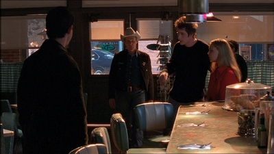 ROSWELL_-_E1X18_TESS_LIES_AND_VIDEOTAPE_429.jpg