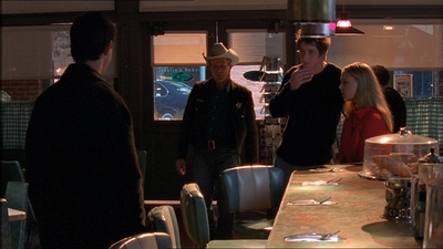 ROSWELL_-_E1X18_TESS_LIES_AND_VIDEOTAPE_430.jpg