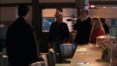 ROSWELL_-_E1X18_TESS_LIES_AND_VIDEOTAPE_431.jpg