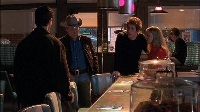 ROSWELL_-_E1X18_TESS_LIES_AND_VIDEOTAPE_437.jpg