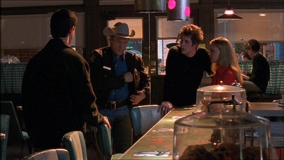 ROSWELL_-_E1X18_TESS_LIES_AND_VIDEOTAPE_439.jpg