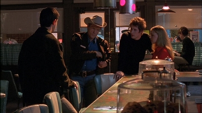ROSWELL_-_E1X18_TESS_LIES_AND_VIDEOTAPE_442.jpg