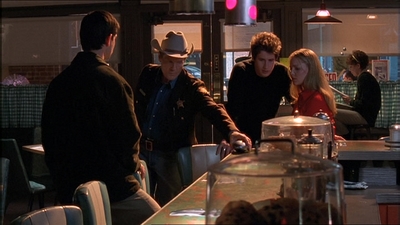 ROSWELL_-_E1X18_TESS_LIES_AND_VIDEOTAPE_454.jpg