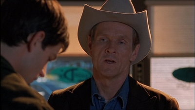 ROSWELL_-_E1X18_TESS_LIES_AND_VIDEOTAPE_456.jpg