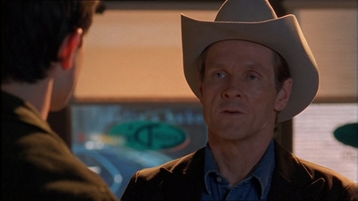 ROSWELL_-_E1X18_TESS_LIES_AND_VIDEOTAPE_460.jpg