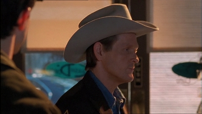 ROSWELL_-_E1X18_TESS_LIES_AND_VIDEOTAPE_465.jpg