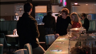 ROSWELL_-_E1X18_TESS_LIES_AND_VIDEOTAPE_466.jpg