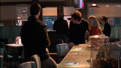 ROSWELL_-_E1X18_TESS_LIES_AND_VIDEOTAPE_467.jpg