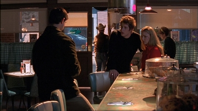 ROSWELL_-_E1X18_TESS_LIES_AND_VIDEOTAPE_469.jpg
