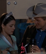ROSWELL_-_E1X18_TESS_LIES_AND_VIDEOTAPE_014.jpg