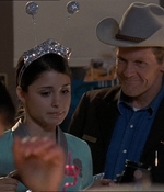 ROSWELL_-_E1X18_TESS_LIES_AND_VIDEOTAPE_019.jpg