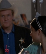 ROSWELL_-_E1X18_TESS_LIES_AND_VIDEOTAPE_029.jpg