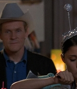 ROSWELL_-_E1X18_TESS_LIES_AND_VIDEOTAPE_035.jpg