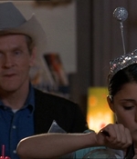 ROSWELL_-_E1X18_TESS_LIES_AND_VIDEOTAPE_036.jpg