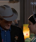 ROSWELL_-_E1X18_TESS_LIES_AND_VIDEOTAPE_040.jpg