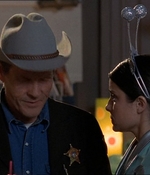 ROSWELL_-_E1X18_TESS_LIES_AND_VIDEOTAPE_041.jpg