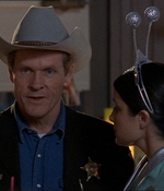ROSWELL_-_E1X18_TESS_LIES_AND_VIDEOTAPE_042.jpg