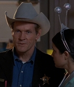 ROSWELL_-_E1X18_TESS_LIES_AND_VIDEOTAPE_043.jpg
