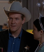 ROSWELL_-_E1X18_TESS_LIES_AND_VIDEOTAPE_044.jpg