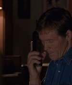 ROSWELL_-_E1X18_TESS_LIES_AND_VIDEOTAPE_185.jpg