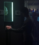 ROSWELL_-_E1X18_TESS_LIES_AND_VIDEOTAPE_263.jpg