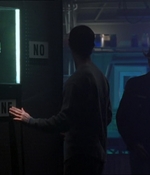 ROSWELL_-_E1X18_TESS_LIES_AND_VIDEOTAPE_265.jpg
