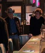 ROSWELL_-_E1X18_TESS_LIES_AND_VIDEOTAPE_436.jpg
