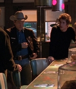 ROSWELL_-_E1X18_TESS_LIES_AND_VIDEOTAPE_438.jpg