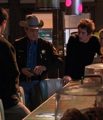 ROSWELL_-_E1X18_TESS_LIES_AND_VIDEOTAPE_451.jpg