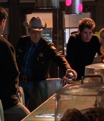 ROSWELL_-_E1X18_TESS_LIES_AND_VIDEOTAPE_453.jpg