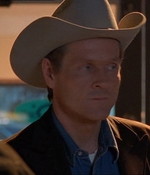 ROSWELL_-_E1X18_TESS_LIES_AND_VIDEOTAPE_464.jpg