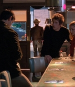 ROSWELL_-_E1X18_TESS_LIES_AND_VIDEOTAPE_470.jpg