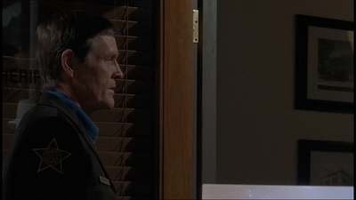 ROSWELL_-_E1X19_FOUR_SQUARE_367.jpg