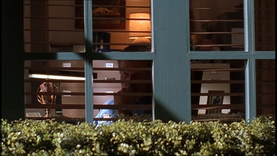 ROSWELL_-_E1X20_MAX_TO_THE_MAX_004.jpg