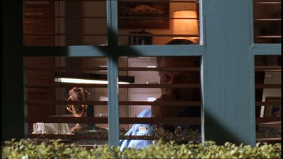ROSWELL_-_E1X20_MAX_TO_THE_MAX_010.jpg