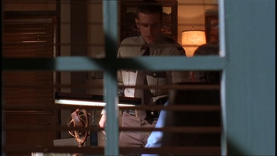 ROSWELL_-_E1X20_MAX_TO_THE_MAX_031.jpg