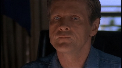 ROSWELL_-_E1X20_MAX_TO_THE_MAX_111.jpg