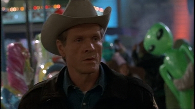 ROSWELL_-_E1X20_MAX_TO_THE_MAX_425.jpg