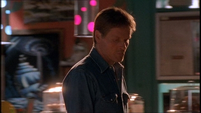 ROSWELL_-_E1X21_THE_WHITE_ROOM_004.jpg