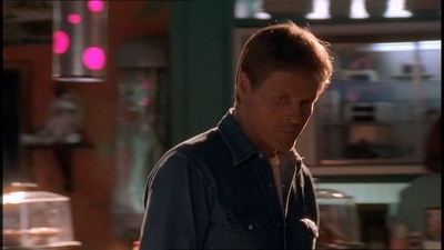 ROSWELL_-_E1X21_THE_WHITE_ROOM_006.jpg