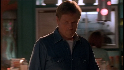 ROSWELL_-_E1X21_THE_WHITE_ROOM_008.jpg