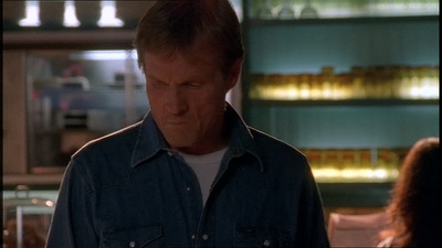 ROSWELL_-_E1X21_THE_WHITE_ROOM_014.jpg