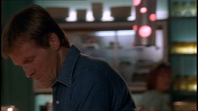 ROSWELL_-_E1X21_THE_WHITE_ROOM_021.jpg