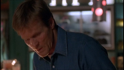 ROSWELL_-_E1X21_THE_WHITE_ROOM_031.jpg