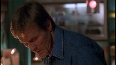 ROSWELL_-_E1X21_THE_WHITE_ROOM_032.jpg