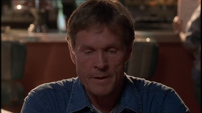 ROSWELL_-_E1X21_THE_WHITE_ROOM_045.jpg