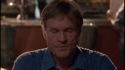 ROSWELL_-_E1X21_THE_WHITE_ROOM_049.jpg